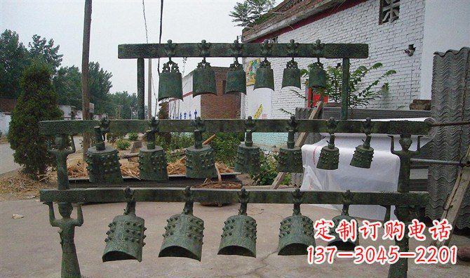 新乡编钟仿古铜雕