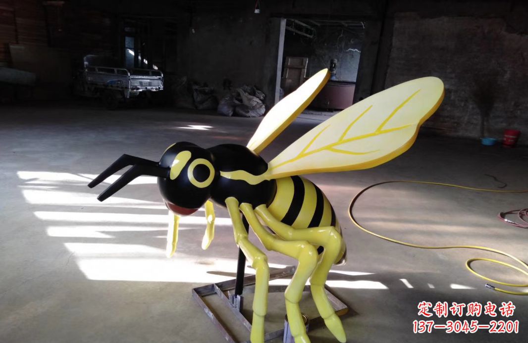 新乡玻璃刚仿真蜜蜂雕塑