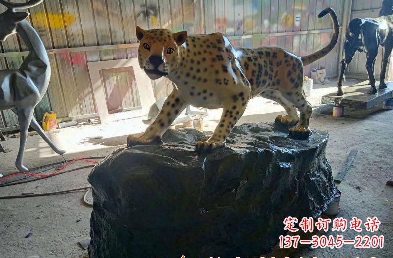 新乡新颖豹子雕塑