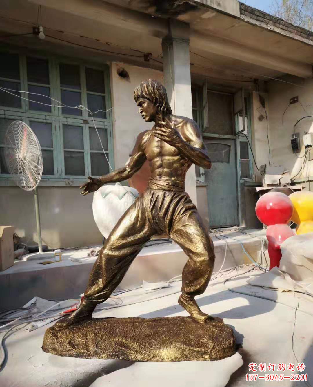 新乡玻璃钢仿铜李小龙雕塑广场电影明星人物雕塑 (4)