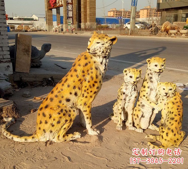 新乡玻璃钢雕塑精美的豹子雕塑