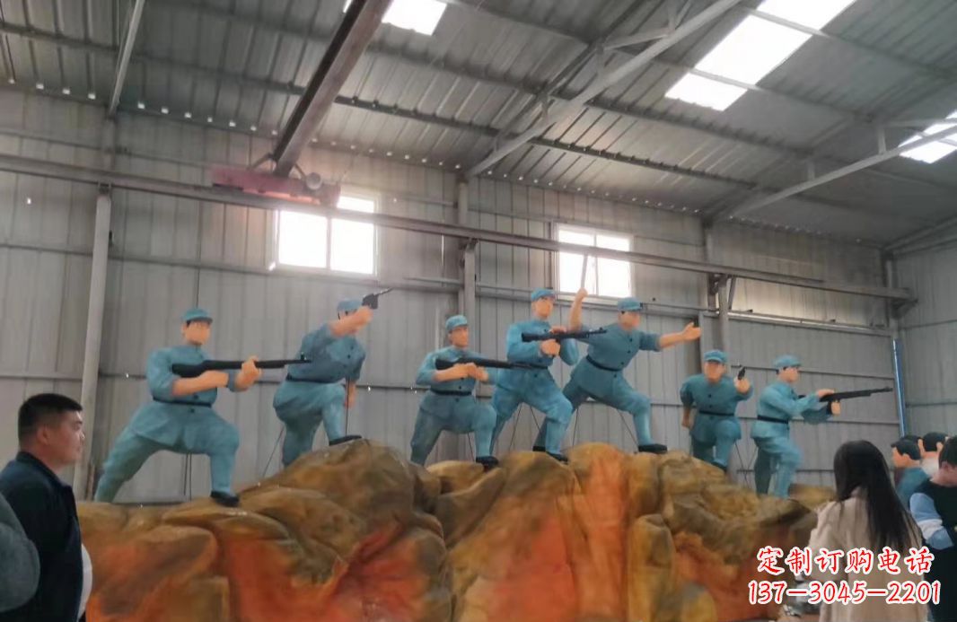 新乡英雄雕塑玻璃钢仿真抗战人物景观雕塑