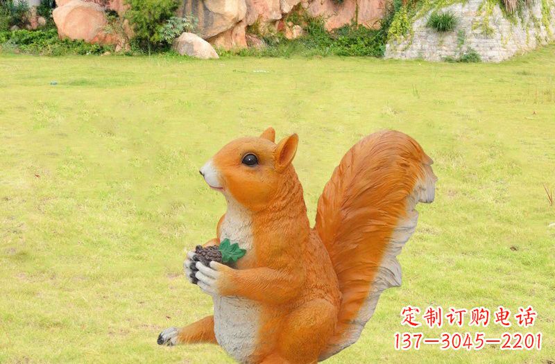 新乡玻璃钢制作的松鼠雕塑