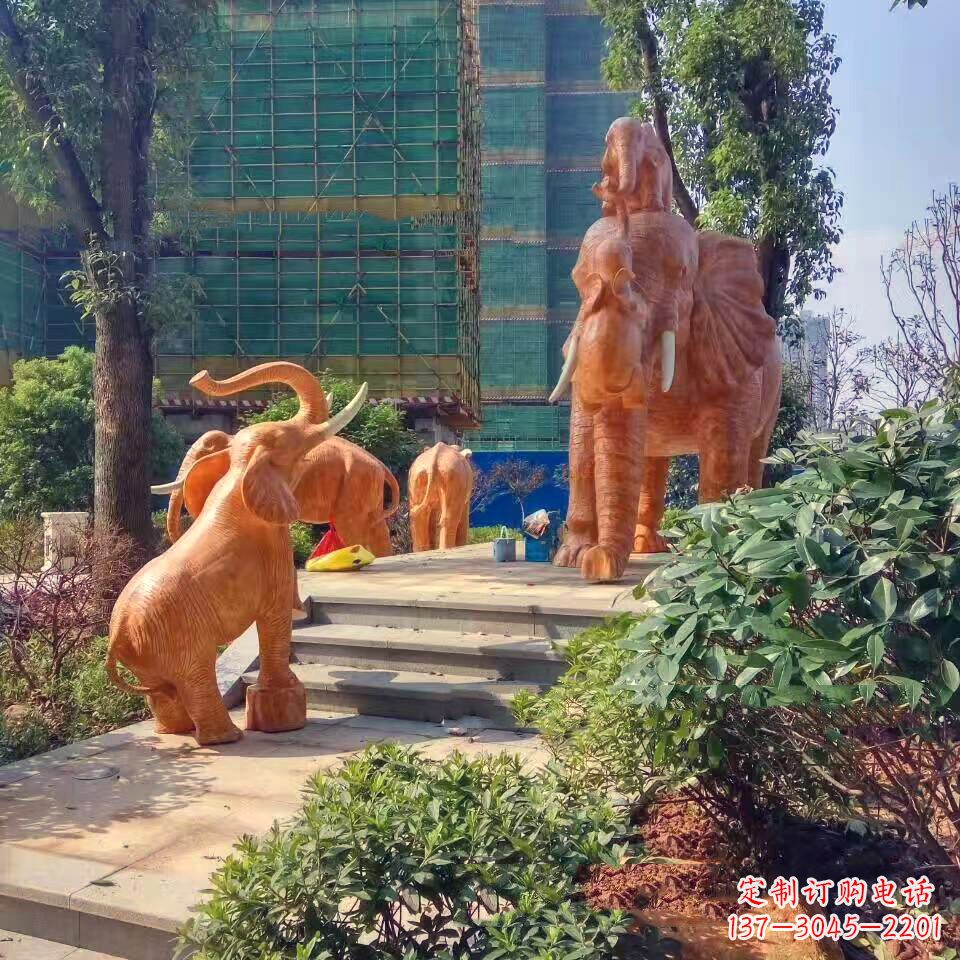 新乡玻璃钢卡通大象雕塑——给小区园林带来活力