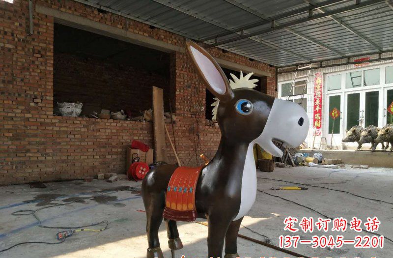 新乡玻璃钢毛驴雕塑一种抒情的艺术形式