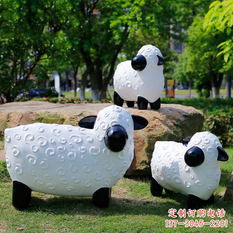 新乡玻璃钢卡通动物雕塑,增添公园草坪韵味