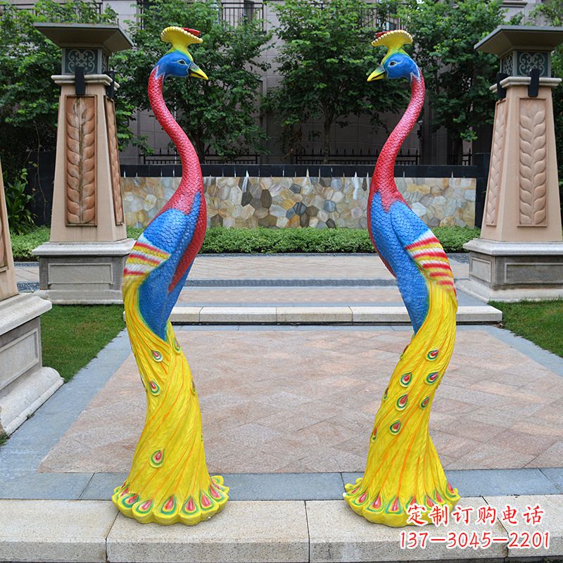 新乡玻璃钢制精美孔雀雕塑