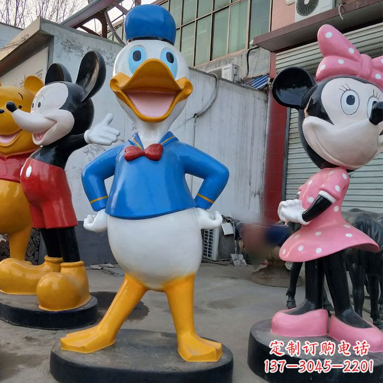新乡玻璃钢唐老鸭和米老鼠卡通雕塑