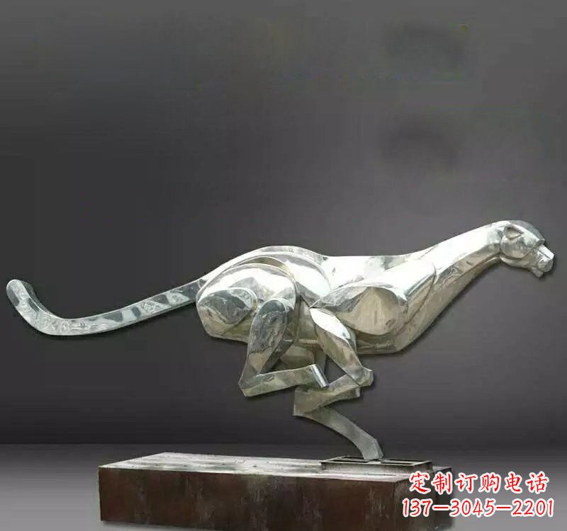 新乡不锈钢豹子雕塑一种精美的雕塑艺术