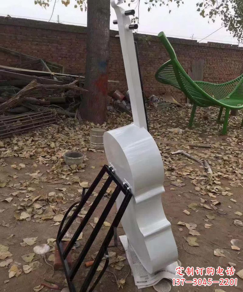 新乡不锈钢大提琴雕塑——古典音乐的艺术表现