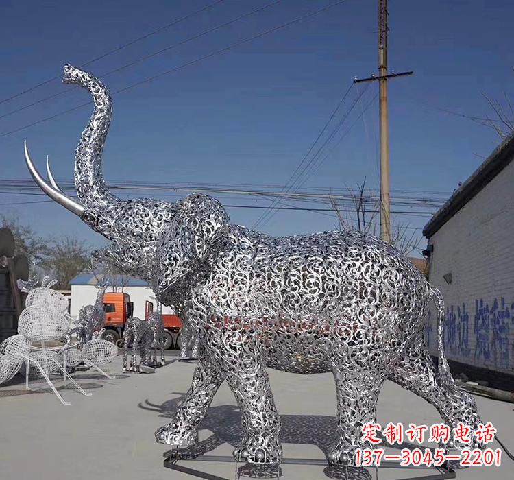 新乡不锈钢大象雕塑象征力量与美丽