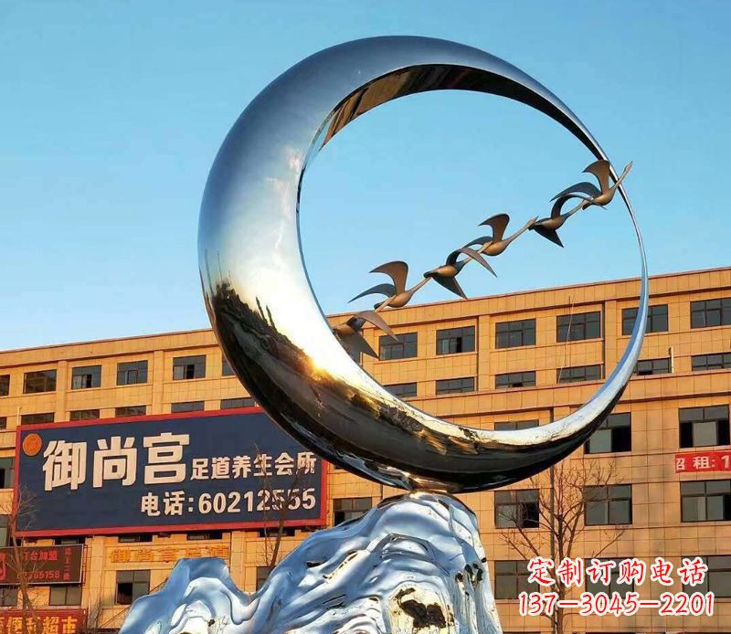 新乡不锈钢大雁雕塑象征着生机勃勃的美丽