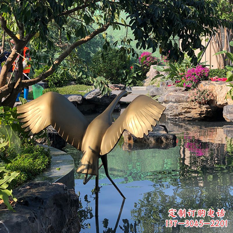 新乡不锈钢动物鹤雕塑精美艺术品