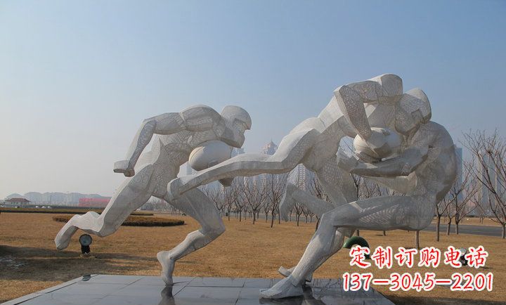 新乡橄榄球雕塑纪念精神