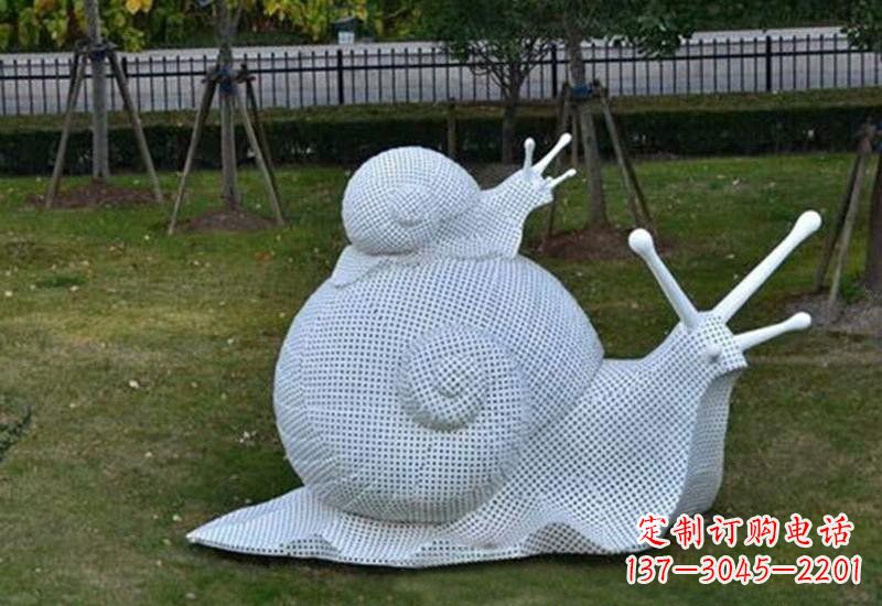 新乡不锈钢公园的“母子蜗牛”雕塑