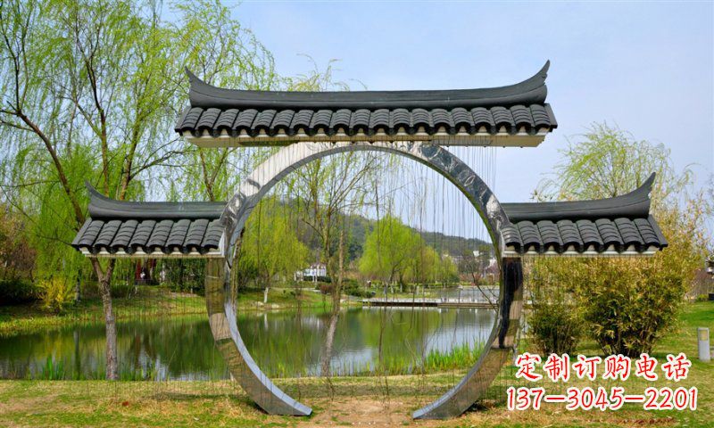 新乡不锈钢公园月亮门雕塑传承中华文化