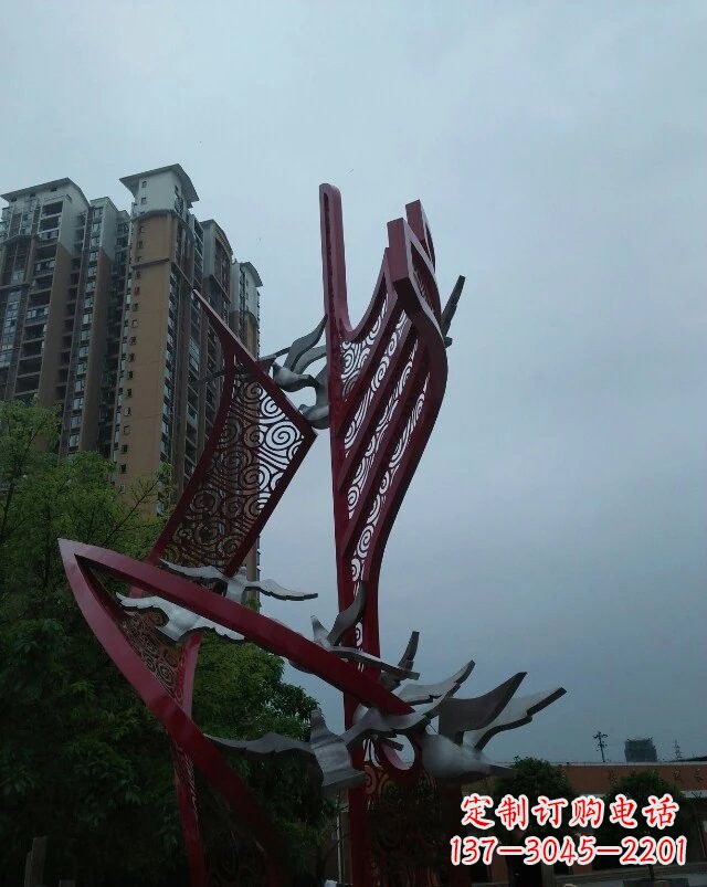 新乡不锈钢和平鸽和祥云纹船帆雕塑