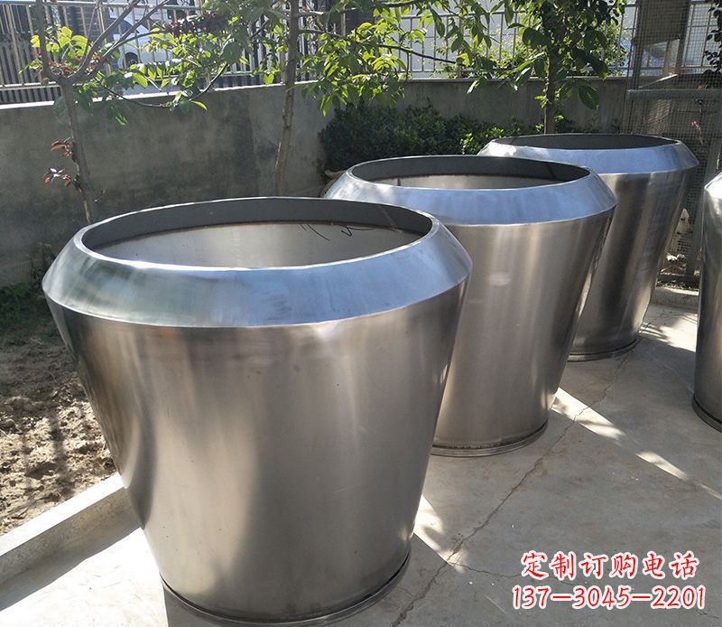 新乡不锈钢花盆雕塑给你的家园增添一份独特的美