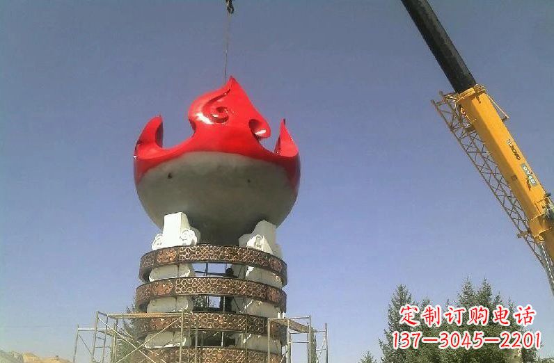 新乡不锈钢火炬雕塑象征着永恒的精神