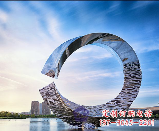 新乡环绕世界的不锈钢景观雕塑