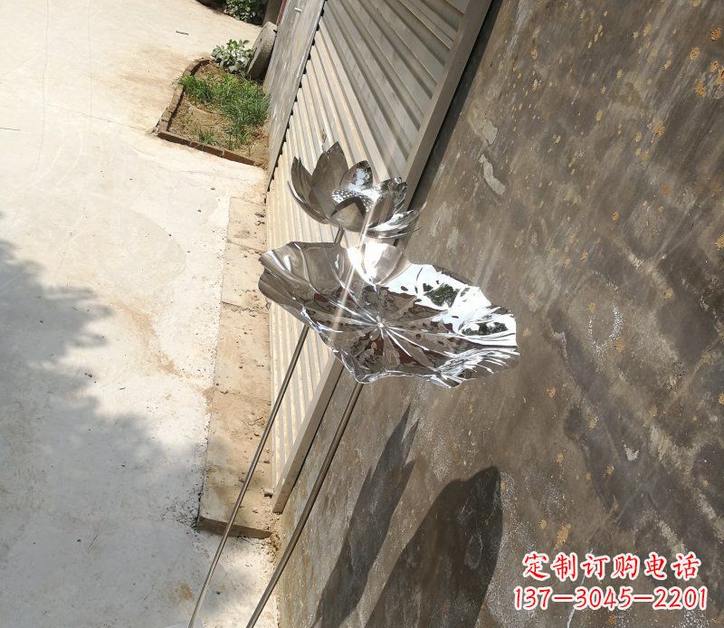 新乡不锈钢镜面荷花荷叶公园雕塑