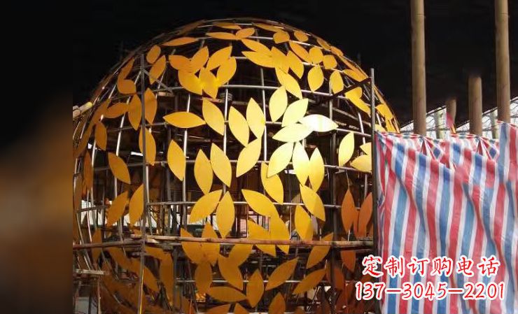 新乡不锈钢镂空树叶雕塑——精美绝伦