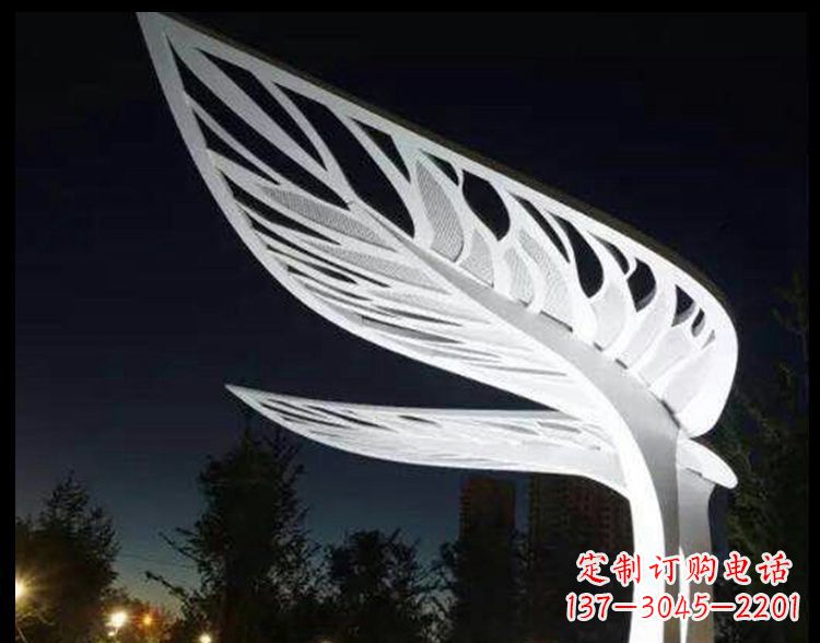 新乡不锈钢镂空树叶雕塑点缀景观