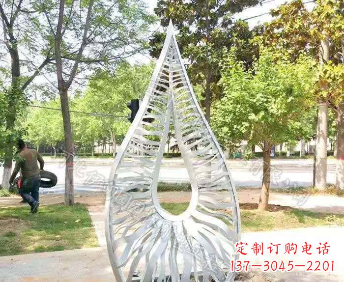 新乡精致不锈钢水滴雕塑
