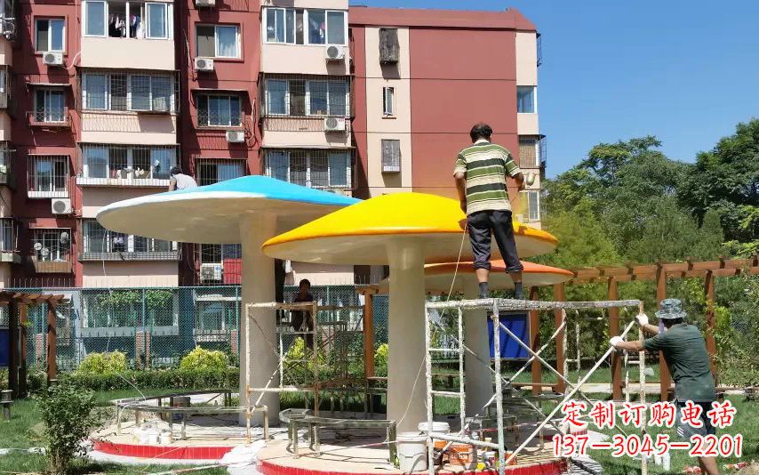 新乡不锈钢蘑菇凉亭——精美雕塑点缀绿意