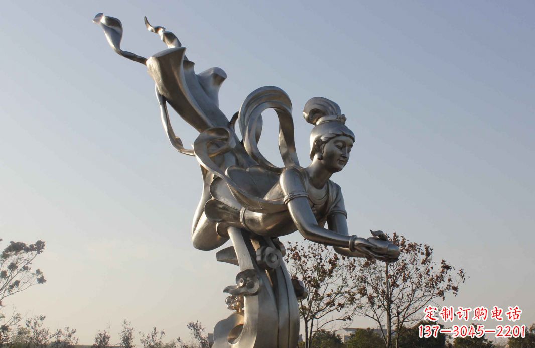 新乡蟠桃祈福精美不锈钢雕塑