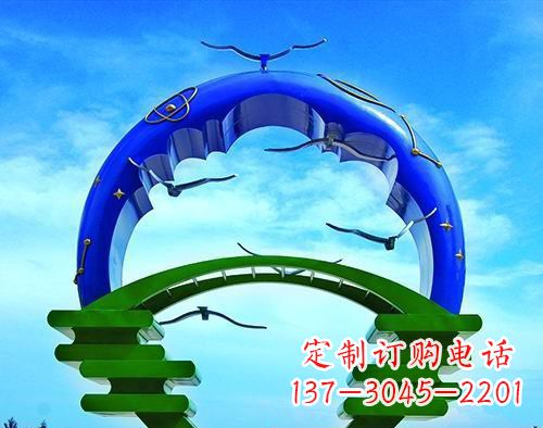 新乡海洋书籍雕塑——记忆中的校园美景