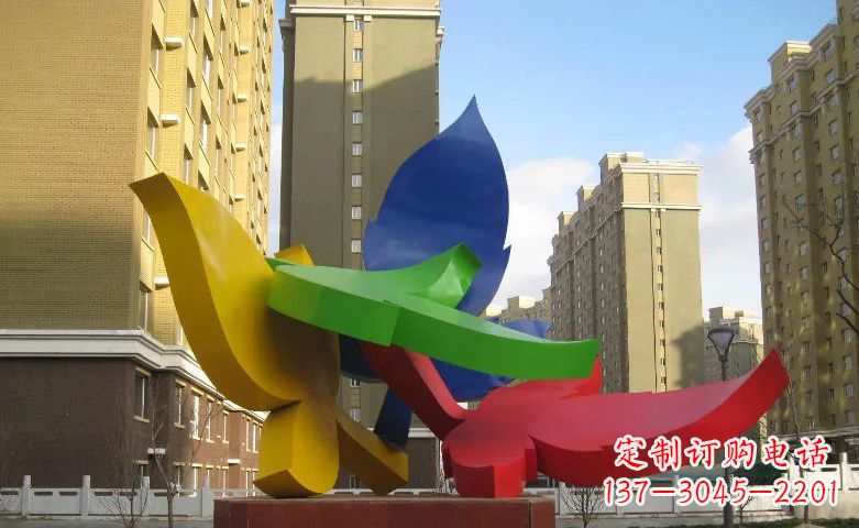 新乡不锈钢树叶景观雕塑美丽而精致