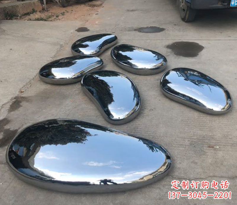 新乡水滴雕塑——不锈钢的精美之作
