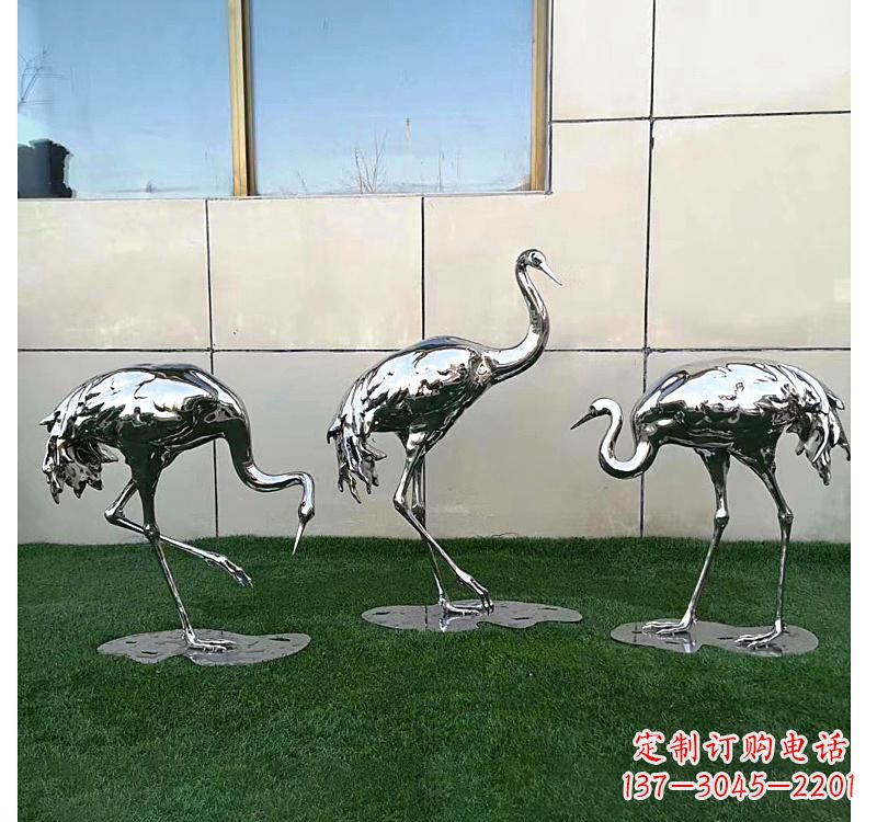 新乡不锈钢现代镜面仙鹤雕塑