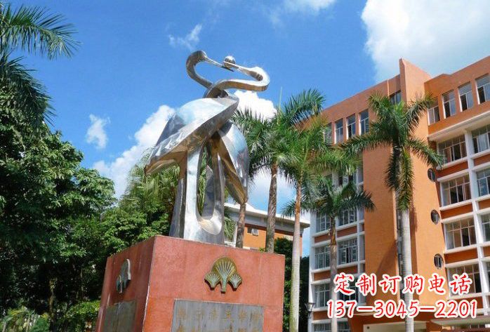 新乡不锈钢仙鹤雕塑美丽而神秘