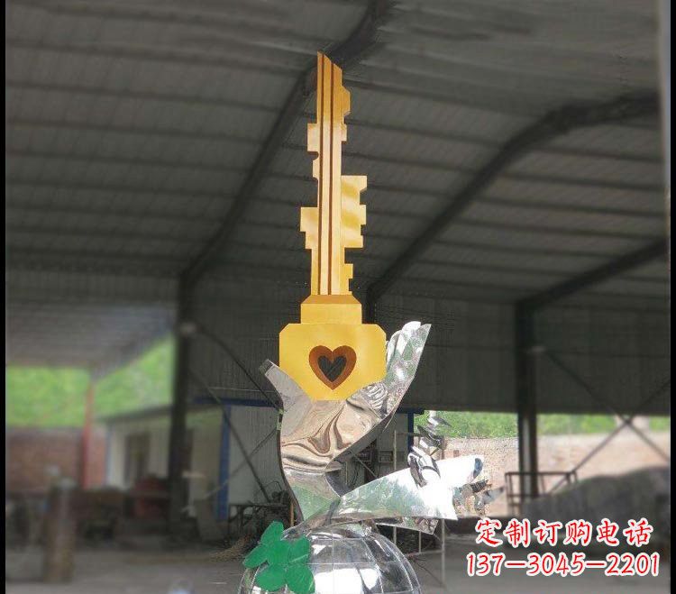 新乡不锈钢校园手提钥匙雕塑