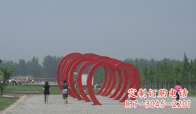 新乡不锈钢心形拱门雕塑美丽而神圣