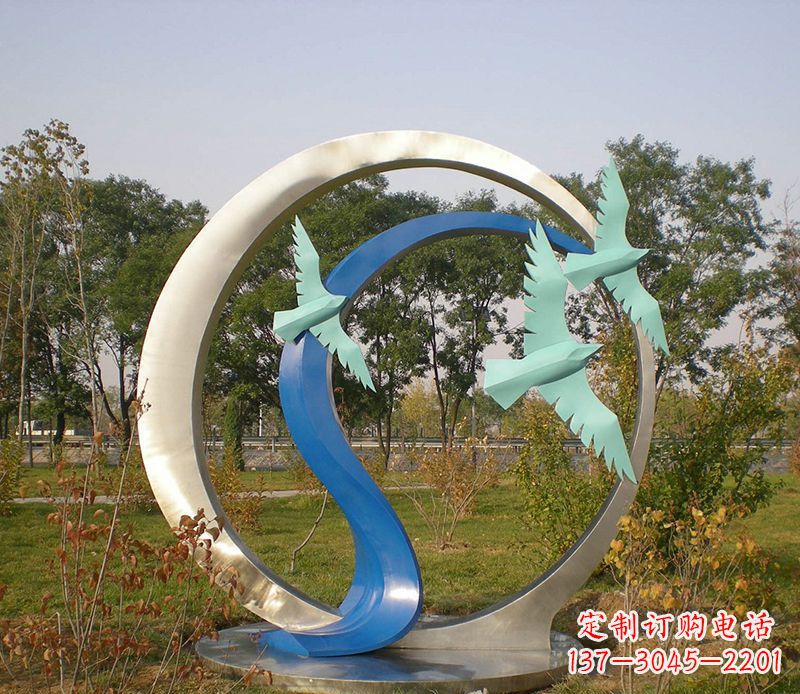 新乡不锈钢圆环雕塑精致而优雅