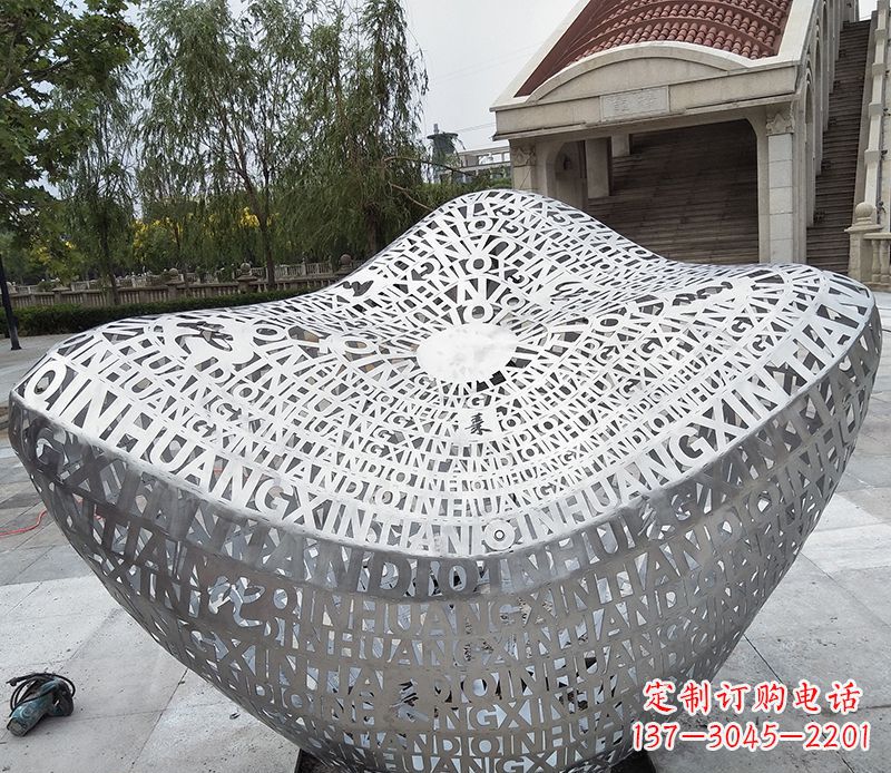 新乡不锈钢字母元宝雕塑精美艺术精品