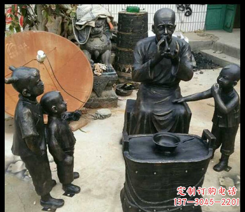 新乡糖果街上的铜雕精灵