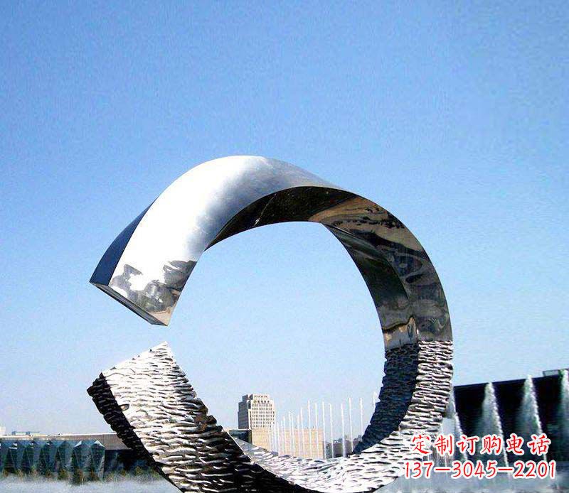 新乡抽象镜面圆环不锈钢雕塑