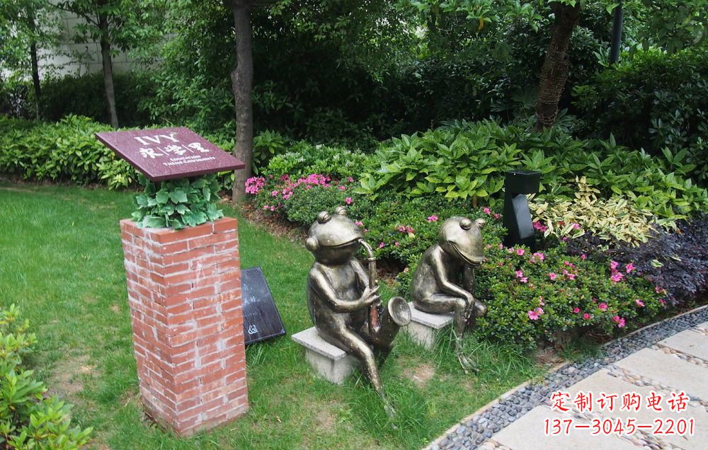 新乡青蛙雕塑传承萨克斯文化的艺术精品