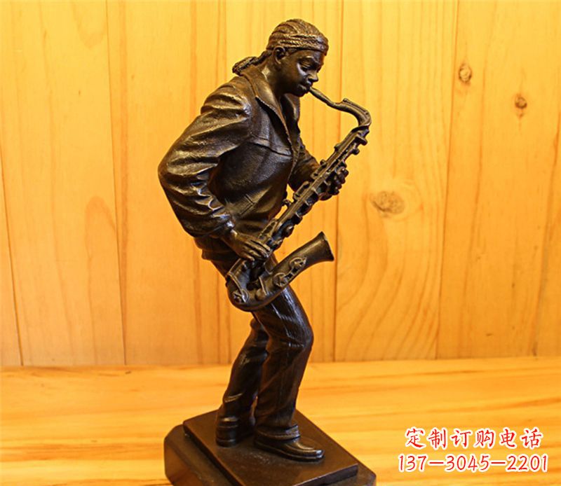 新乡萨克斯雕塑娱乐场所的精灵