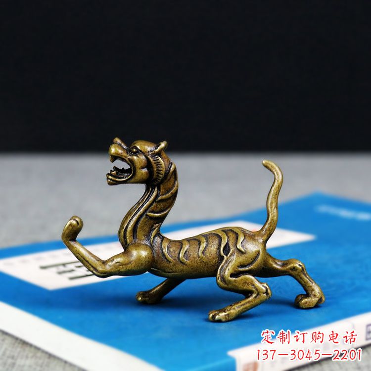 新乡纯铜铸造白虎雕塑