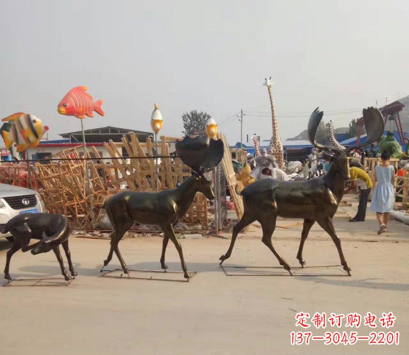 新乡大角鹿群的铜雕美丽的艺术精品
