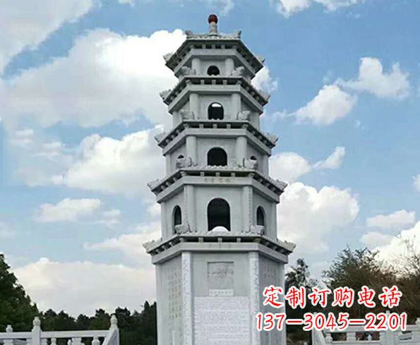 新乡神秘的宝塔雕塑