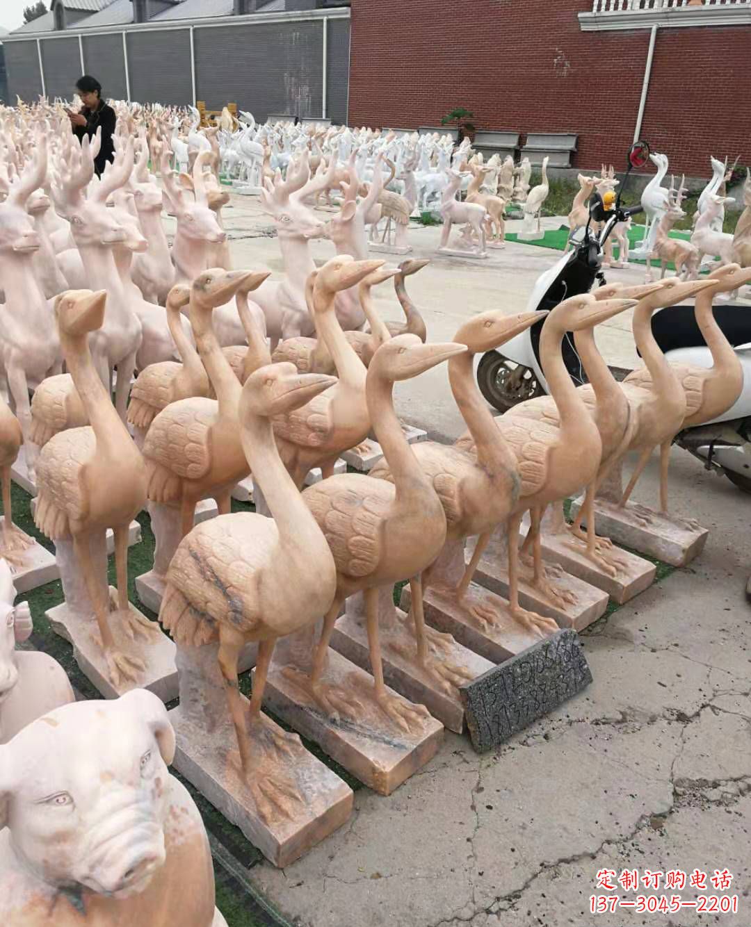 新乡丹顶鹤大理石雕塑