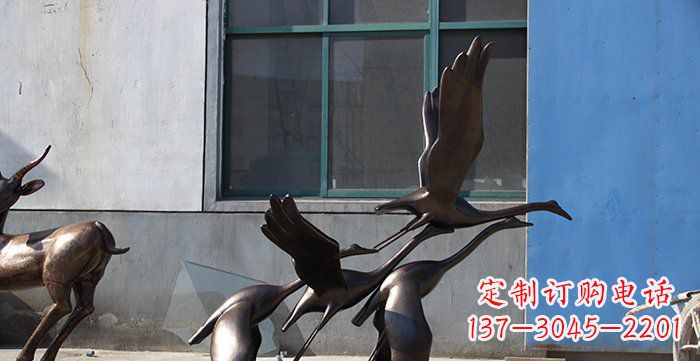 新乡大雁飞翔铸铜动物铜雕