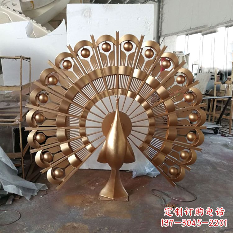 新乡精致而又经典的仿铜色不锈钢孔雀雕塑
