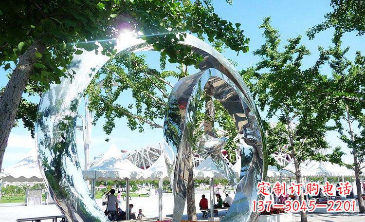新乡高端实木不锈钢镀层圆环雕塑